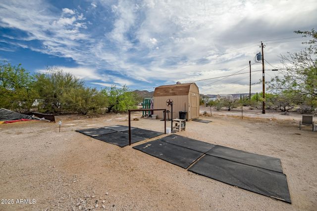 2406 W WHITE SPAR Road, New River, AZ 85087