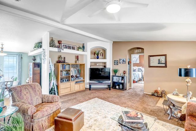 2406 W WHITE SPAR Road, New River, AZ 85087