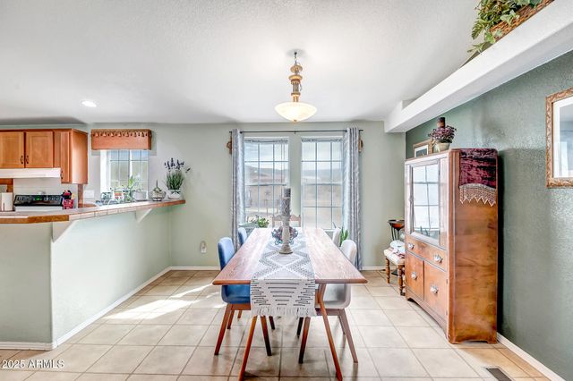 2406 W WHITE SPAR Road, New River, AZ 85087