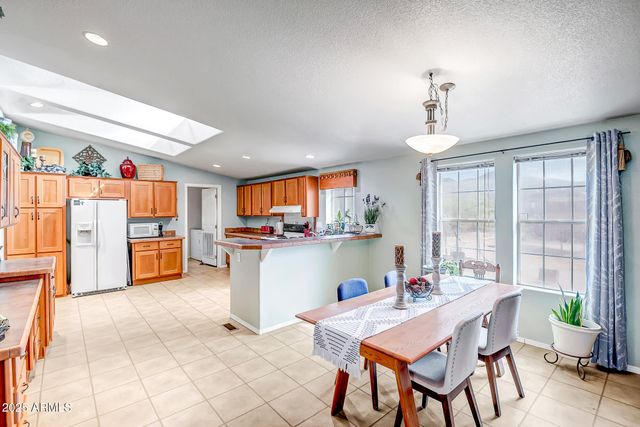 2406 W WHITE SPAR Road, New River, AZ 85087