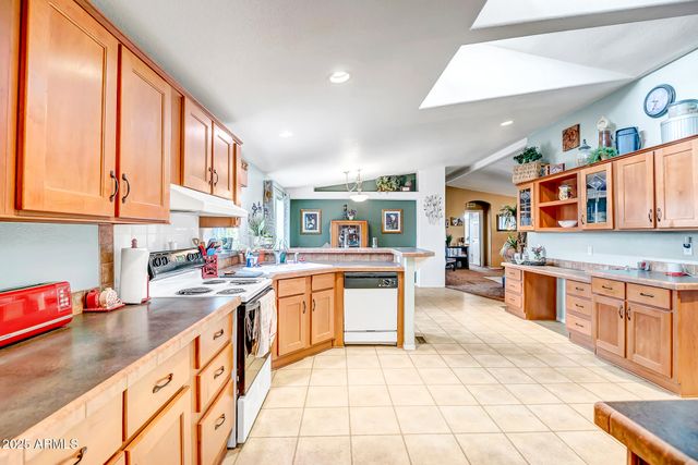 2406 W WHITE SPAR Road, New River, AZ 85087