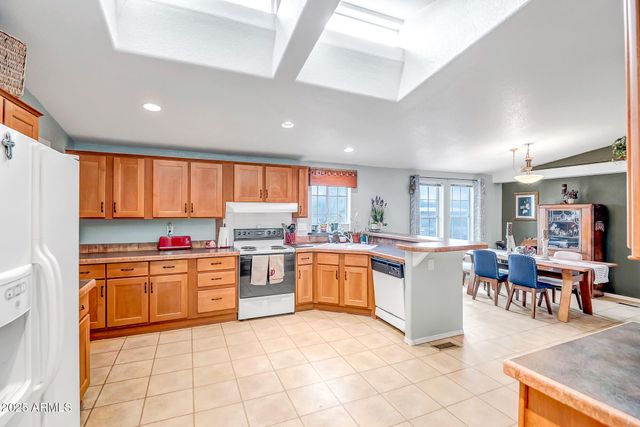 2406 W WHITE SPAR Road, New River, AZ 85087