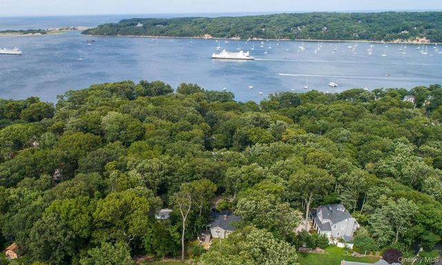 2 Walnut Avenue, Setauket, NY 11733