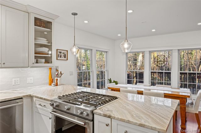 2 Walnut Avenue, Setauket, NY 11733