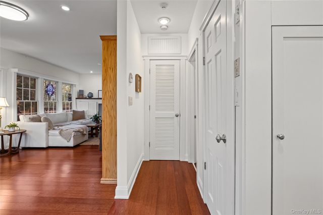 2 Walnut Avenue, Setauket, NY 11733