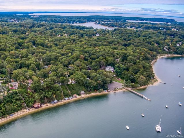 2 Walnut Avenue, Setauket, NY 11733