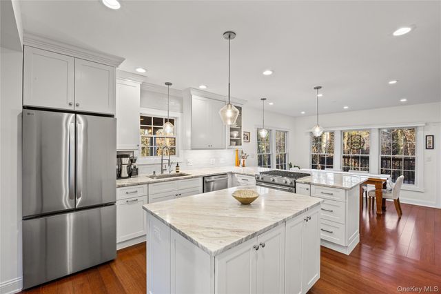 2 Walnut Avenue, Setauket, NY 11733