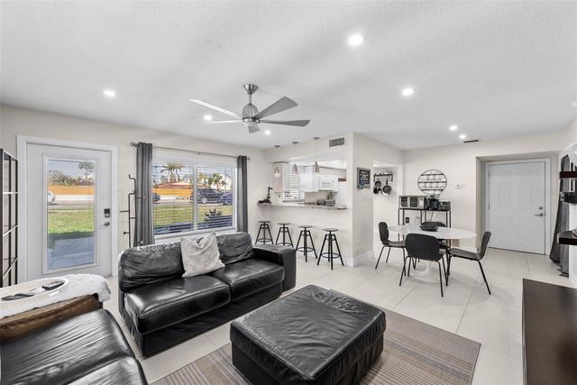 439 CAUSEWAY BOULEVARD, Dunedin, FL 34698