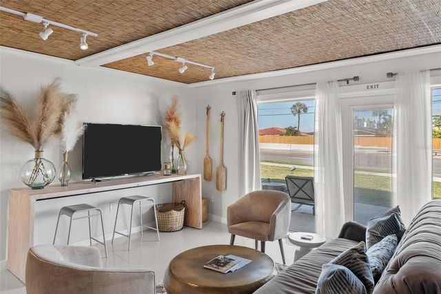 439 CAUSEWAY BOULEVARD, Dunedin, FL 34698