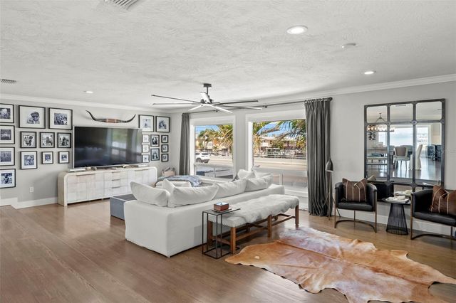 439 CAUSEWAY BOULEVARD, Dunedin, FL 34698