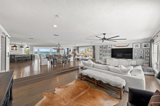 439 CAUSEWAY BOULEVARD, Dunedin, FL 34698