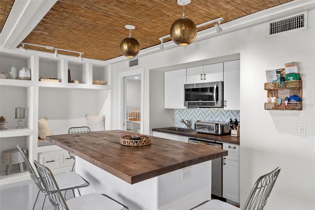 439 CAUSEWAY BOULEVARD, Dunedin, FL 34698