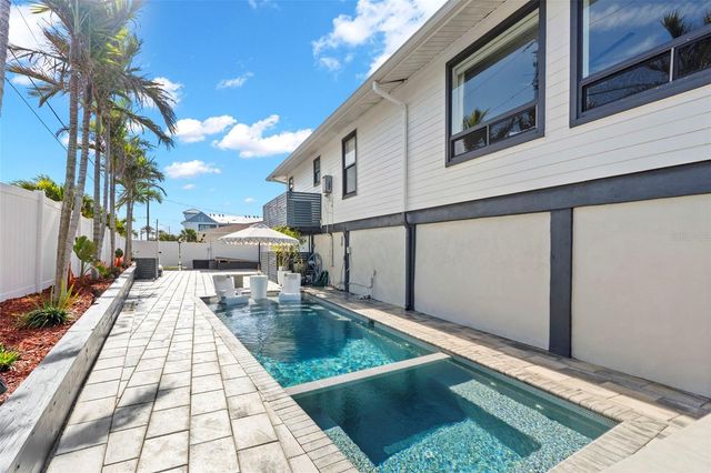 439 CAUSEWAY BOULEVARD, Dunedin, FL 34698