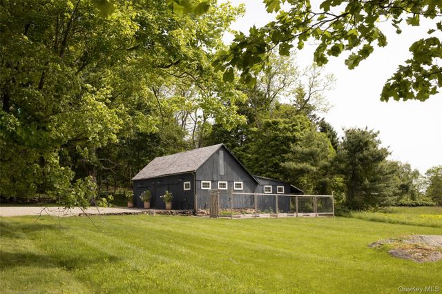 809 QUAKER HILL Road, Pawling, NY 12564