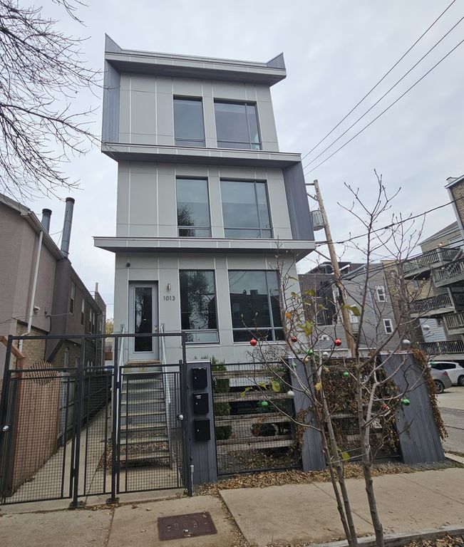 1013 N Honore Street 1, Chicago, IL 60622