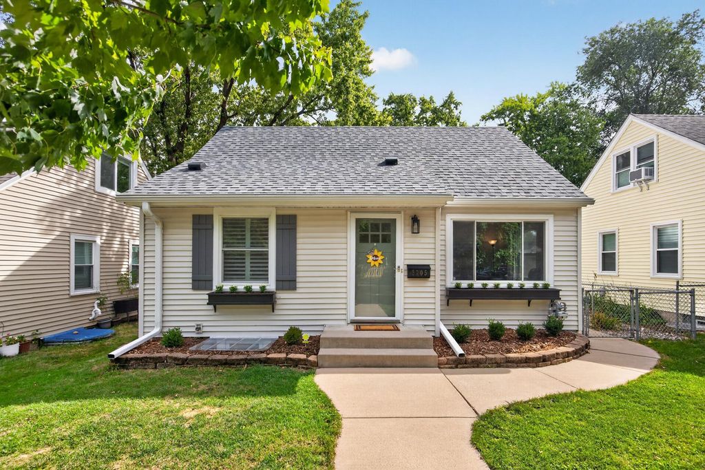 2705 Georgia Avenue S, Saint Louis Park, MN 55426 — exterior