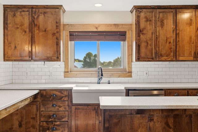 15 Steeplechase Drive, Tijeras, NM 87059