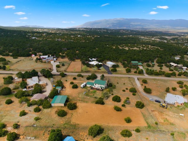 15 Steeplechase Drive, Tijeras, NM 87059
