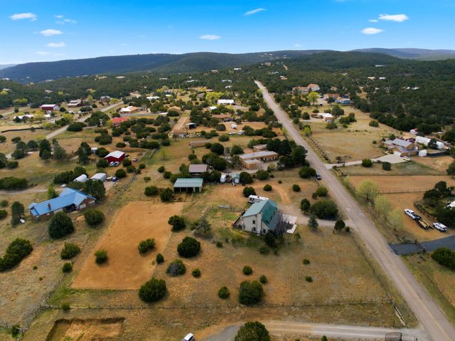 15 Steeplechase Drive, Tijeras, NM 87059