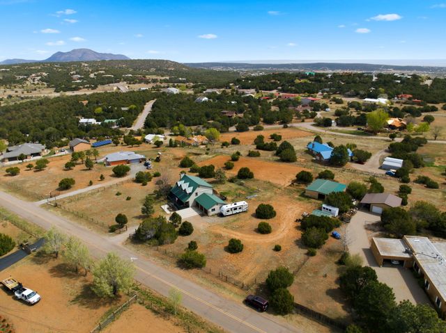 15 Steeplechase Drive, Tijeras, NM 87059
