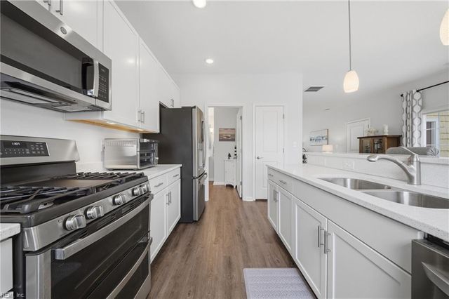 1955 Canning Pl, Chesapeake, VA 23322