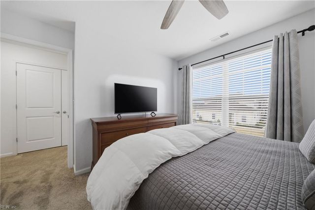 1955 Canning Pl, Chesapeake, VA 23322