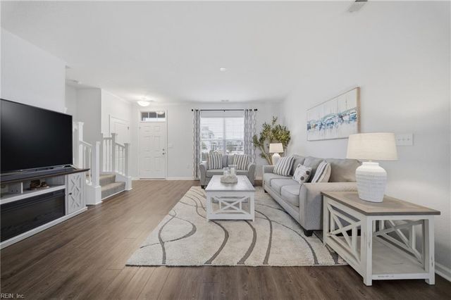 1955 Canning Pl, Chesapeake, VA 23322