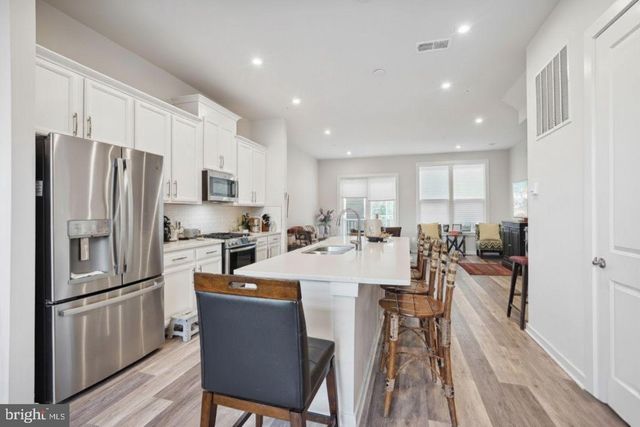 8154 VARICK PL, Rockville, MD 20855