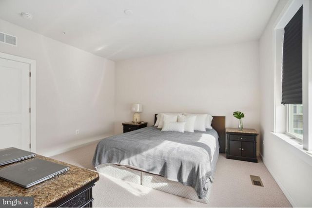 8154 VARICK PL, Rockville, MD 20855