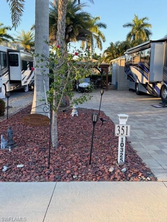 10325 Fire Flag TRL, Fort Myers, FL 33905