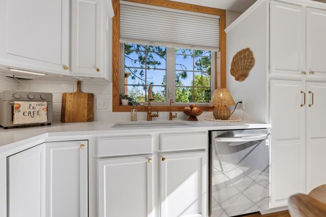 1812 Hunter Hill Road, Hudson, WI 54016