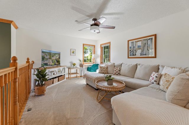 1812 Hunter Hill Road, Hudson, WI 54016