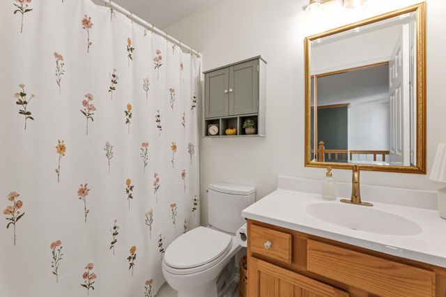 1812 Hunter Hill Road, Hudson, WI 54016