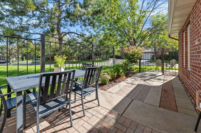 1812 Hunter Hill Road, Hudson, WI 54016