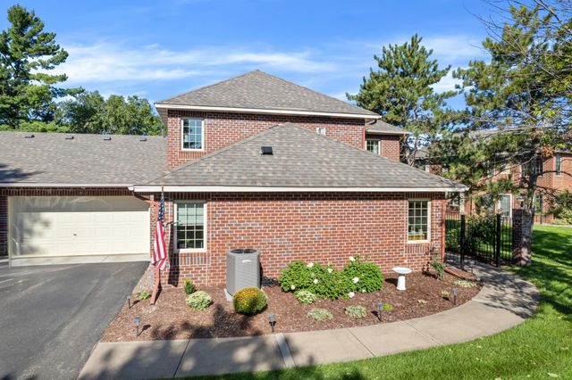 1812 Hunter Hill Road, Hudson, WI 54016