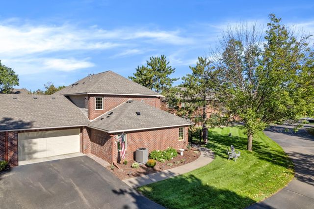 1812 Hunter Hill Road, Hudson, WI 54016