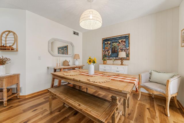 1812 Hunter Hill Road, Hudson, WI 54016