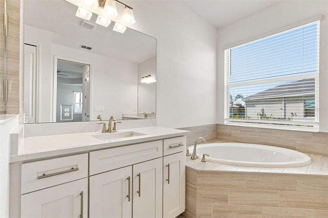 19718 TROUT TERRACE, Lakewood Ranch, FL 34211