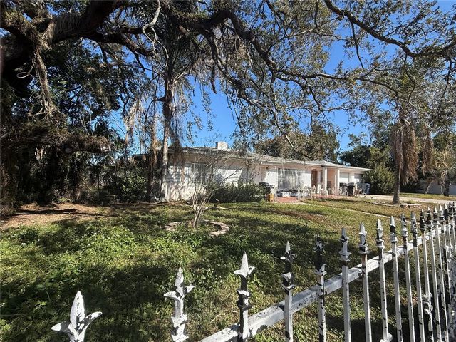 3206 E GIDDENS AVENUE, Tampa, FL 33610