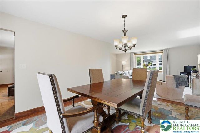 9 Stonecroft Drive, Easton, PA 18045