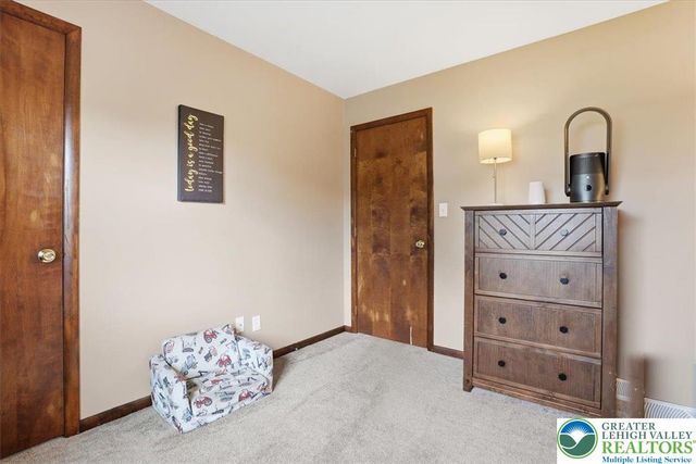 9 Stonecroft Drive, Easton, PA 18045
