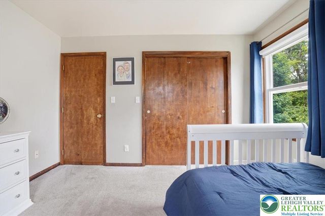 9 Stonecroft Drive, Easton, PA 18045