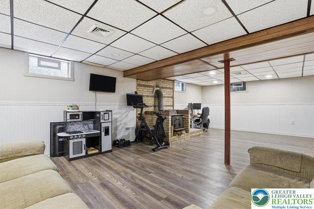 9 Stonecroft Drive, Easton, PA 18045