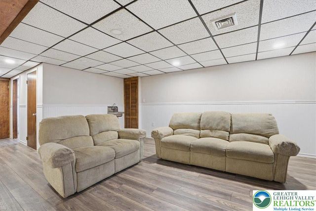 9 Stonecroft Drive, Easton, PA 18045