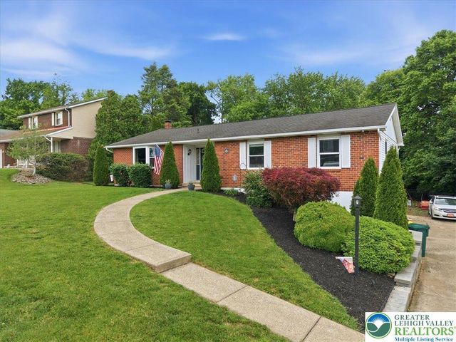 9 Stonecroft Drive, Easton, PA 18045