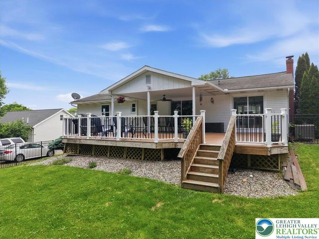 9 Stonecroft Drive, Easton, PA 18045