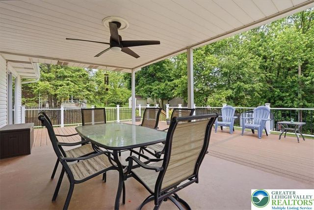 9 Stonecroft Drive, Easton, PA 18045