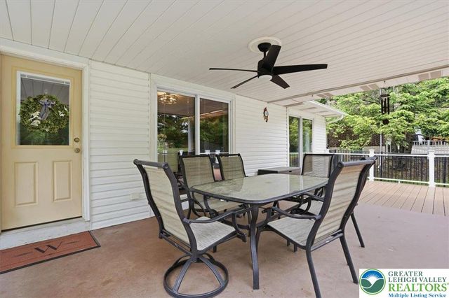 9 Stonecroft Drive, Easton, PA 18045