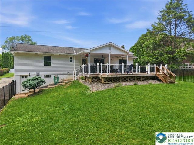 9 Stonecroft Drive, Easton, PA 18045