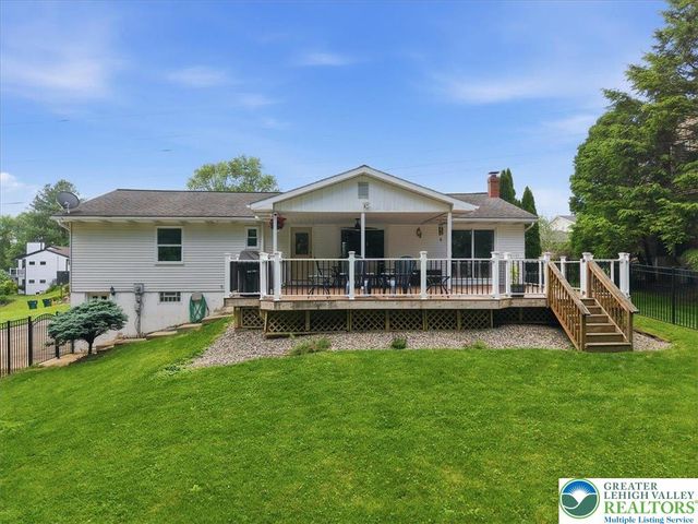9 Stonecroft Drive, Easton, PA 18045